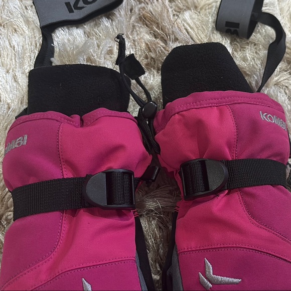 Kombi Pink and Black 3 finger gloves, ski gloves - Picture 6 of 6